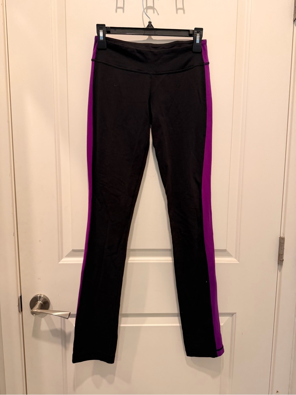 Lululemon Athletica Pants
Leggings Size 6 Black Purple
Striped